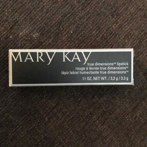 True dimensions lipstick